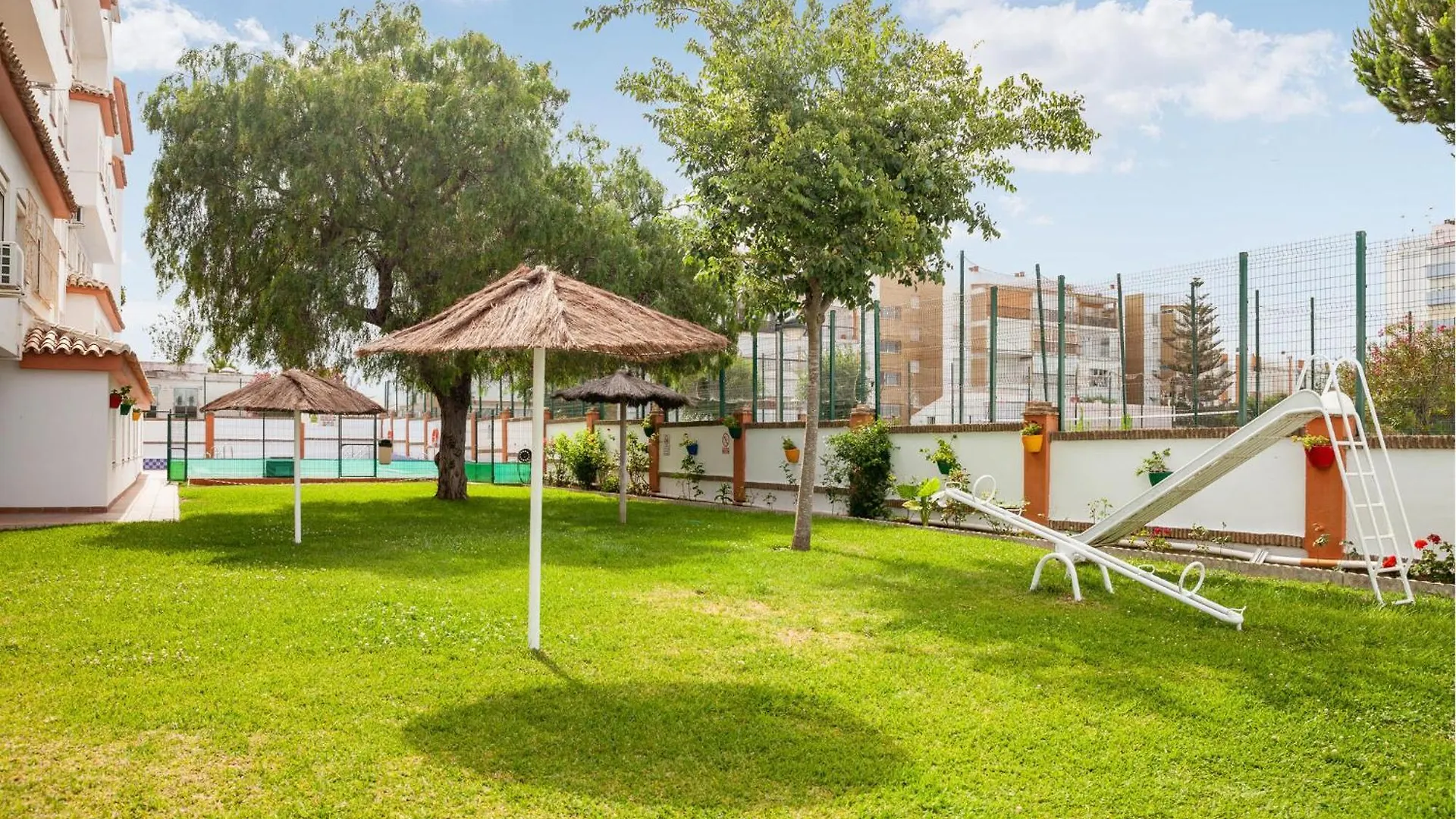 2 Bedroom Lovely Apartment In Matalascanas